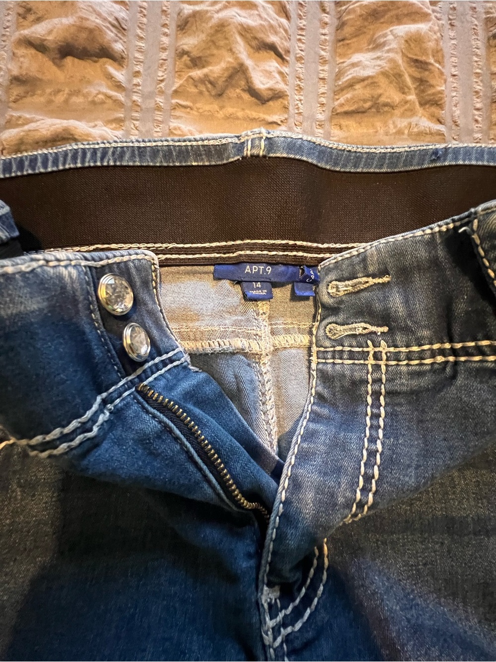 Apt. 9 Dark Blue High-Rise Women's Capri Jeans embellished